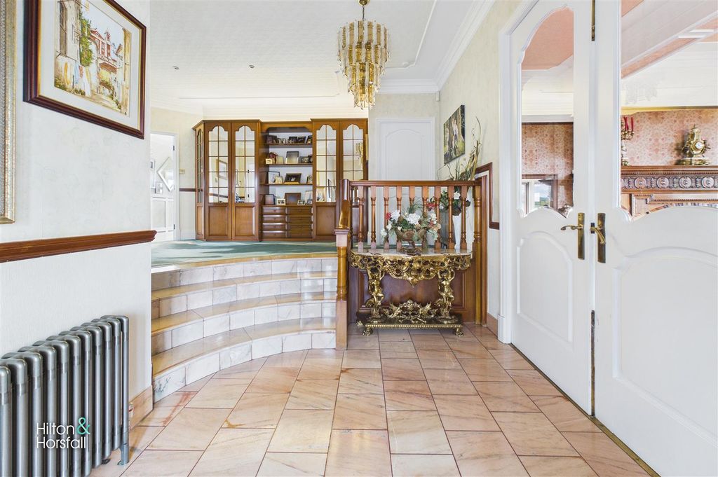 Property photo 2 of 37 Middleton Drive