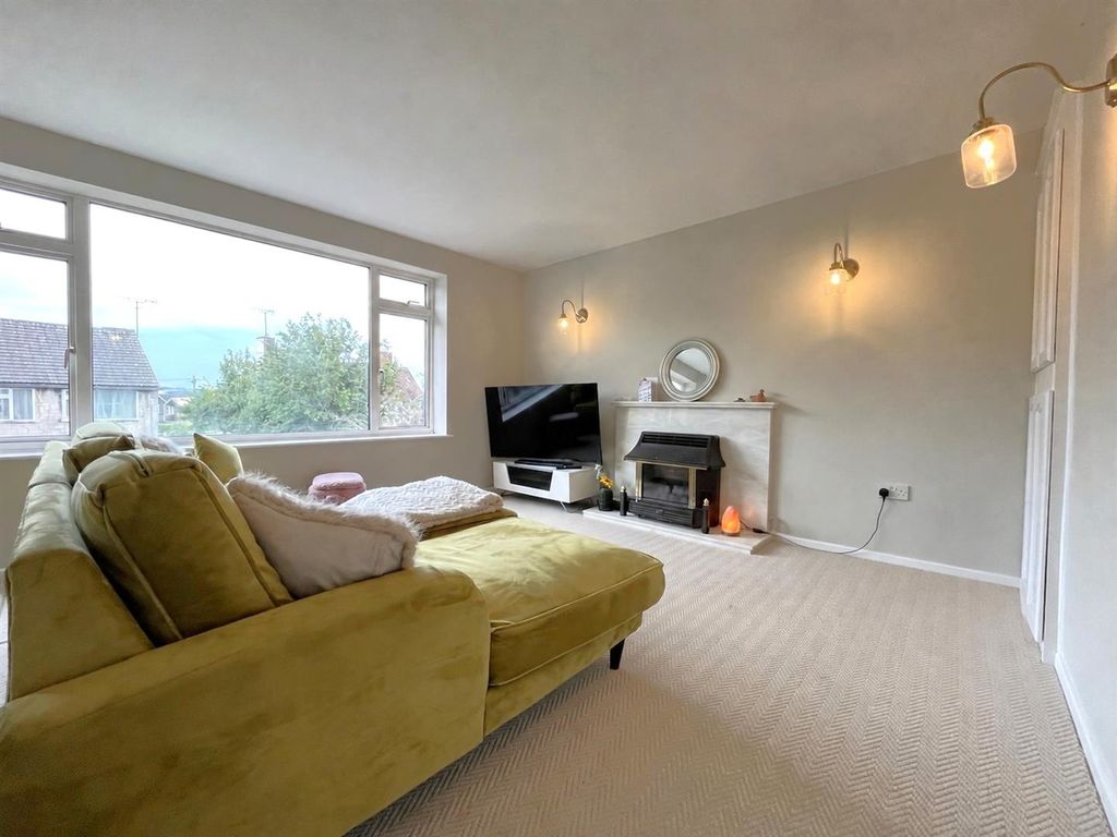 Property photo 3 of 15 L.Jpg