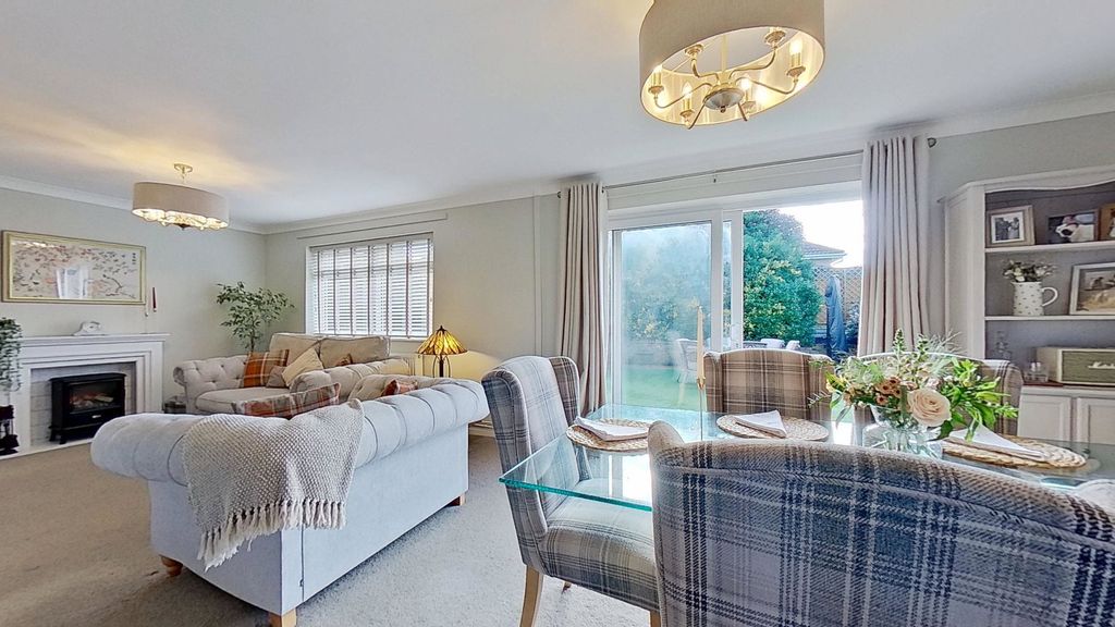 Property photo 2 of 23