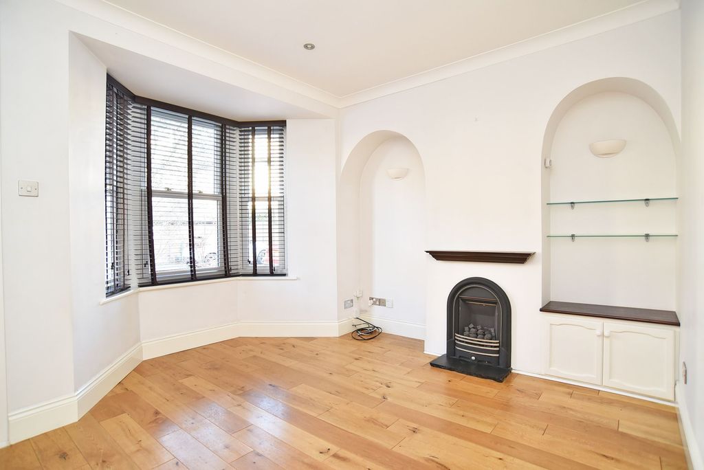 Property photo 2 of 16