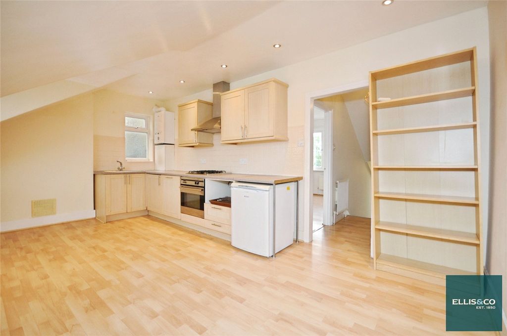 Property photo 3 of 7 Picture No. 10