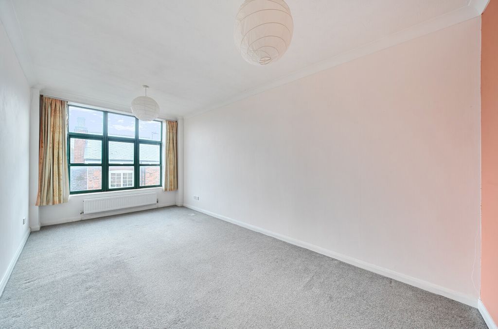 Property photo 3 of 14 1411388-10-698B04...