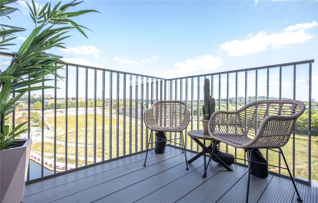 Additional image 5 of 2 bed flat for saleThe Lock, Greenford Quay, Greenford UB6