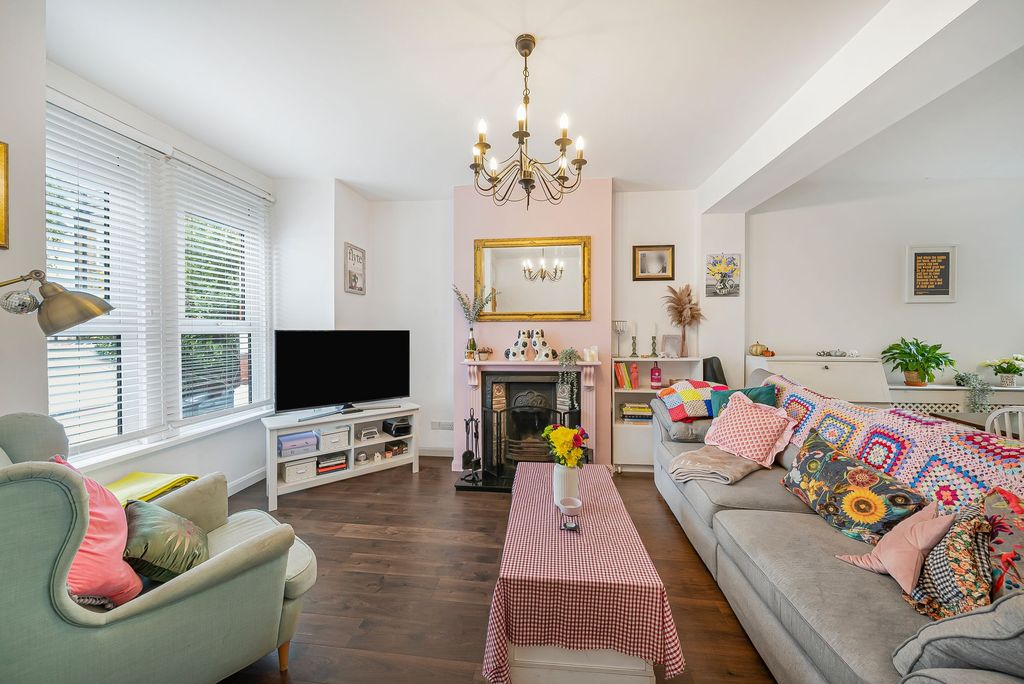 Property photo 3 of 18