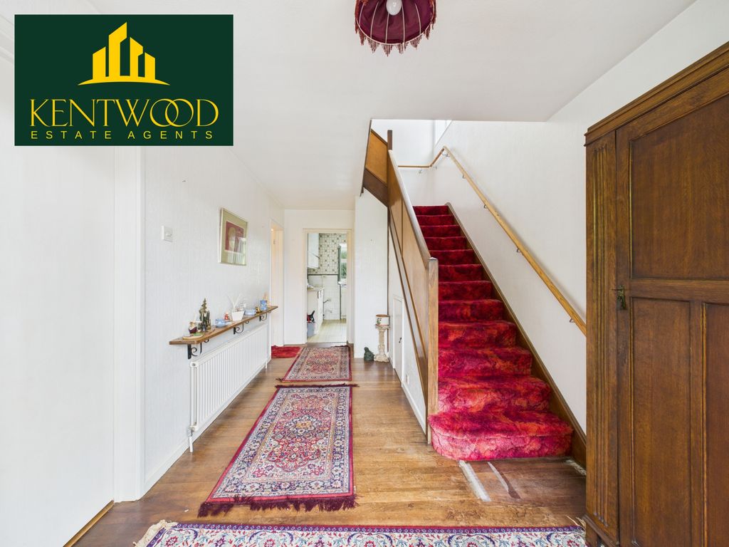 Property photo 2 of 14 Entrance Hall