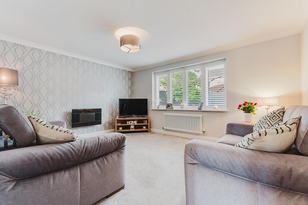 Property photo 2 of 31 19 Keld Close, Corby (13 Of 31).Jpg