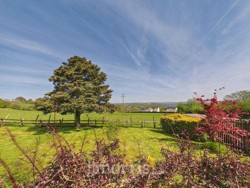 Property photo 3 of 40