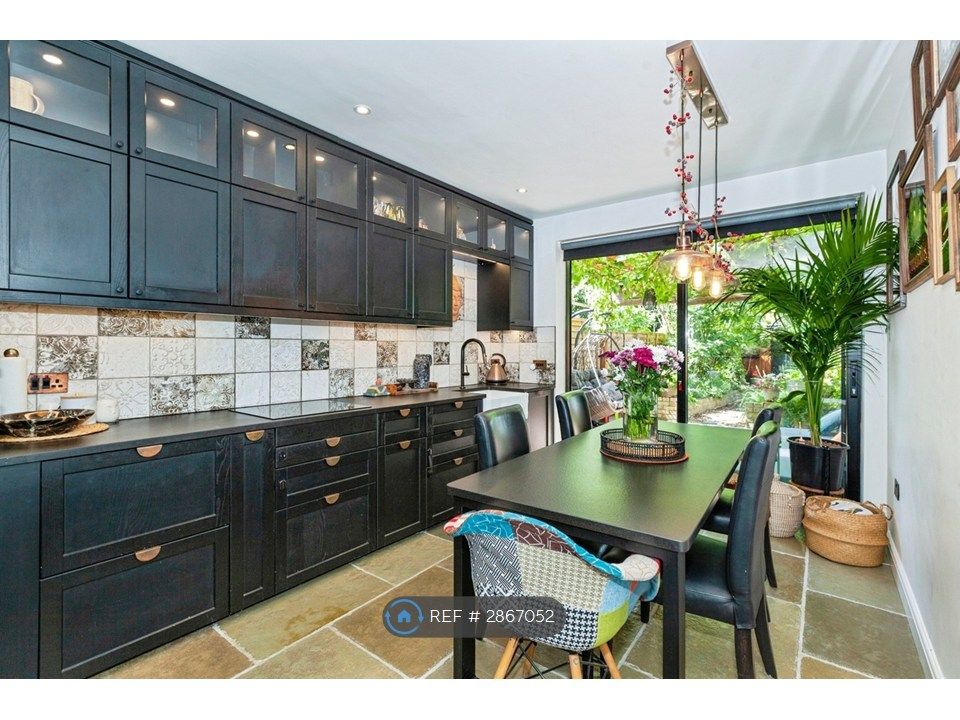 Property photo 1 of 28