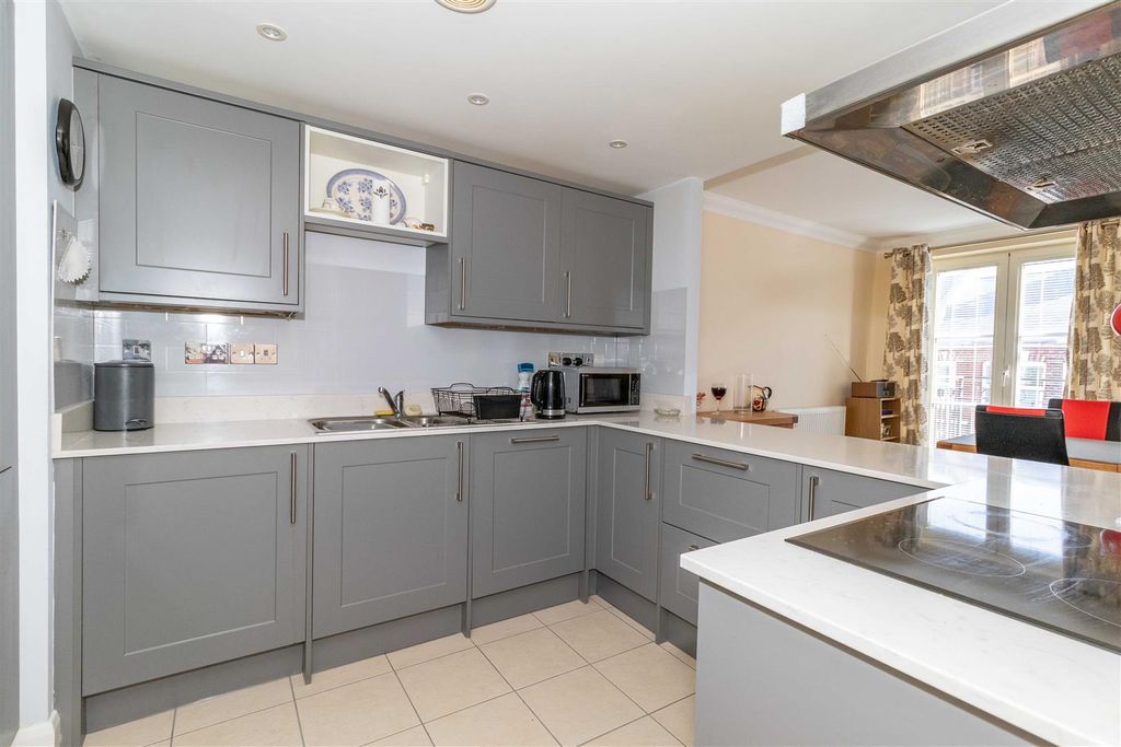 Property photo 2 of 20 Warnes-10.Jpg