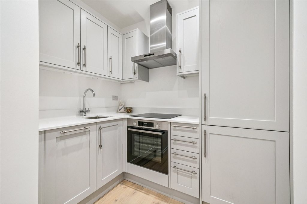 Property photo 2 of 12 Kitchen