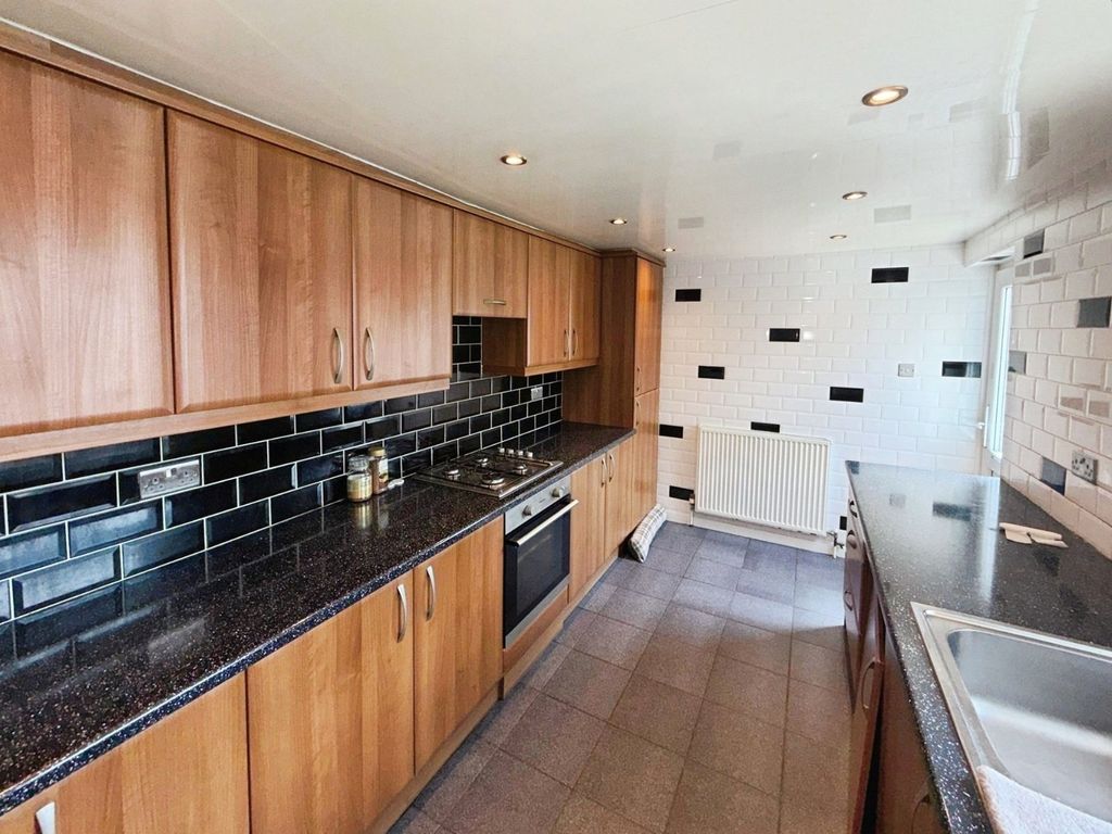 Property photo 2 of 15 Kitchen
