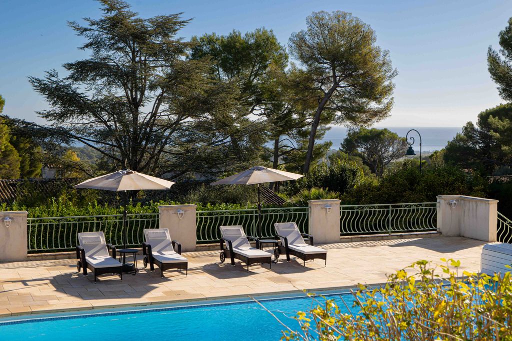 Property photo 2 of 30