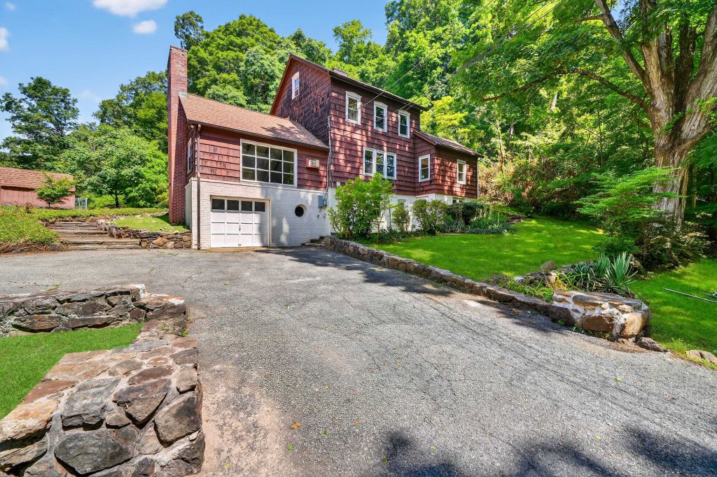 Property photo 1 of 31