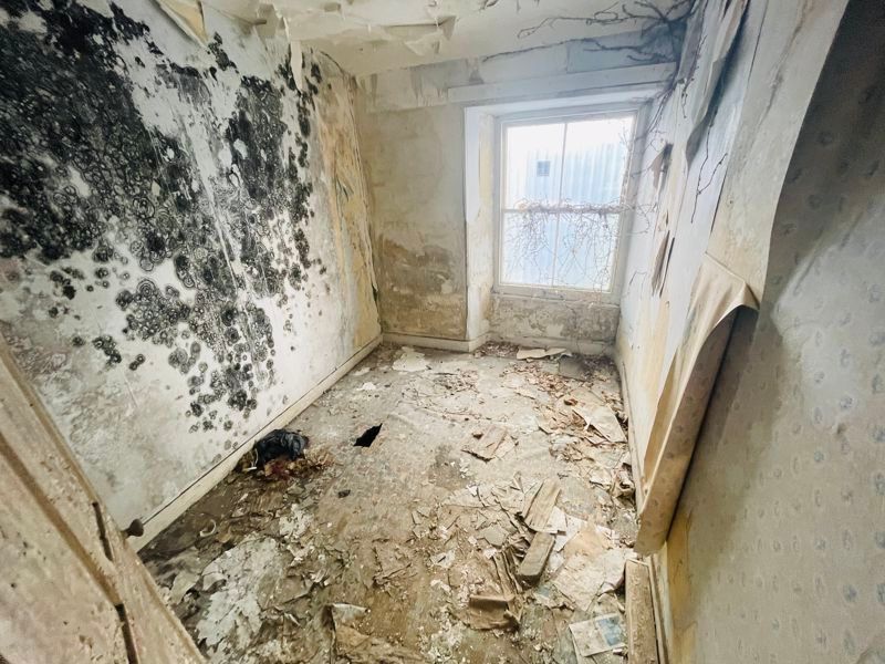 Property photo 2 of 5 Photo 4