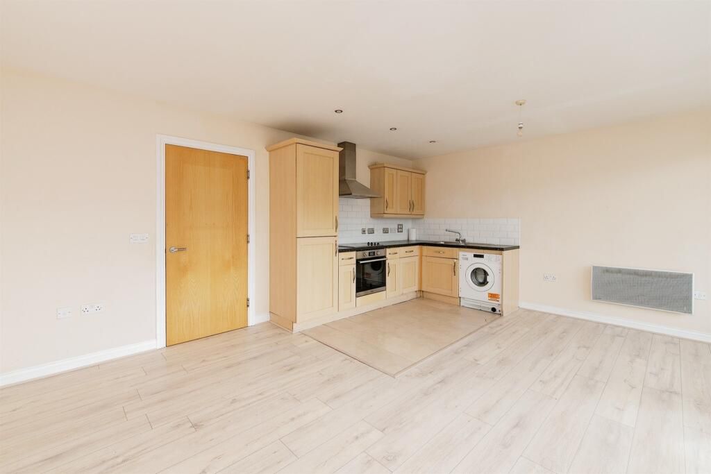 Property photo 2 of 14 Image