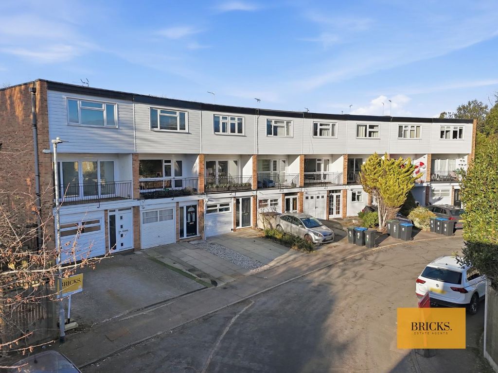 Property photo 1 of 31