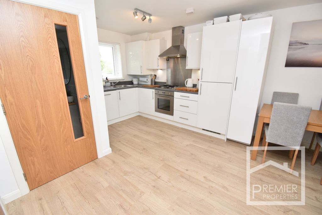 Property photo 2 of 19 Kitchen Dining Area