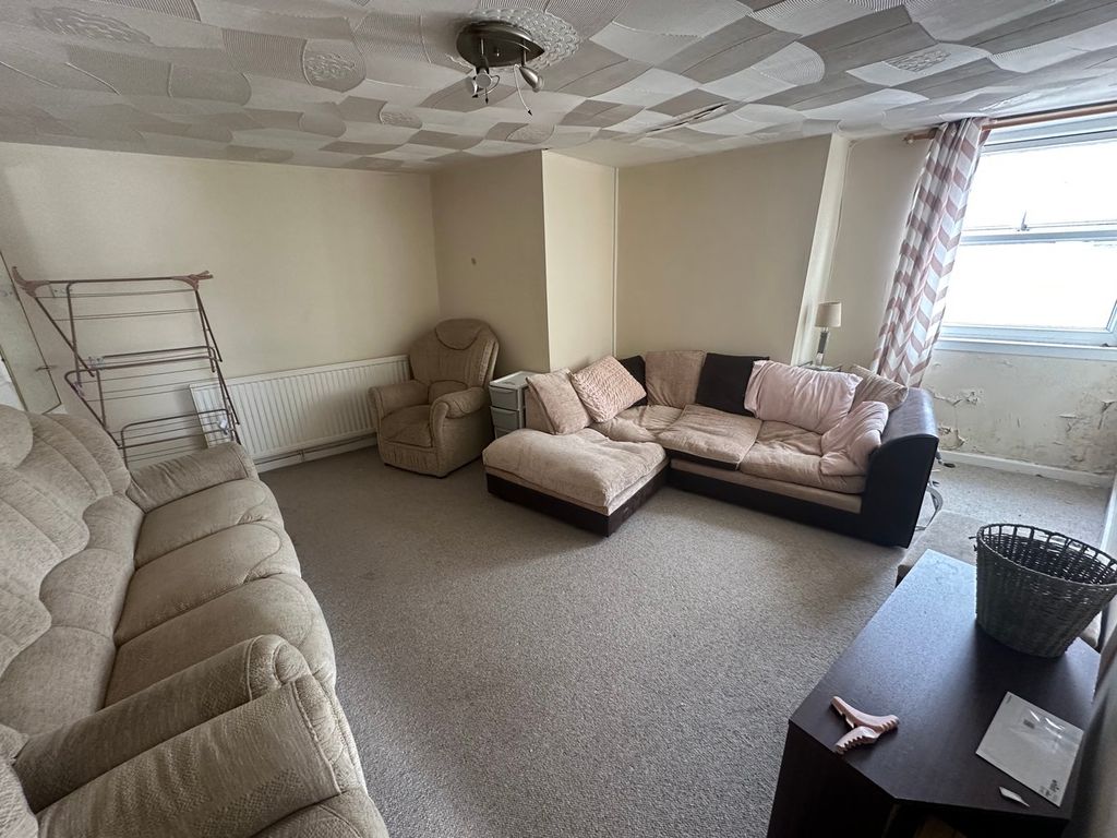 Property photo 3 of 4