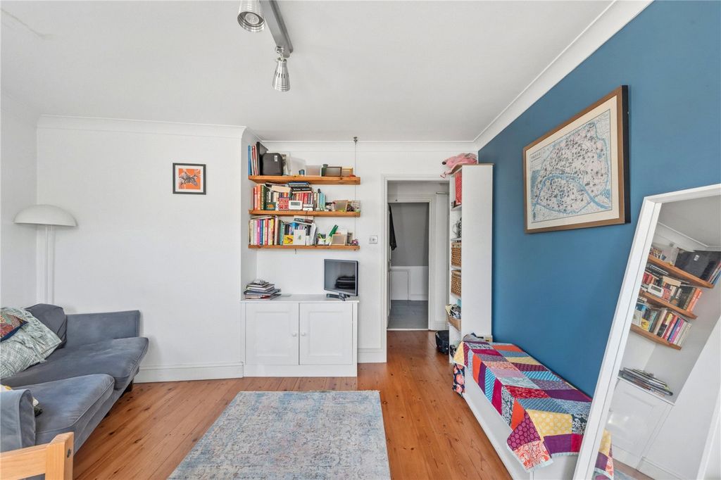 Property photo 2 of 11 Picture No. 31