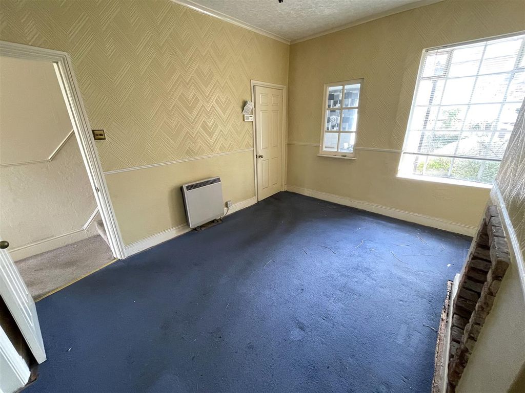 Property photo 3 of 12 Dining Room