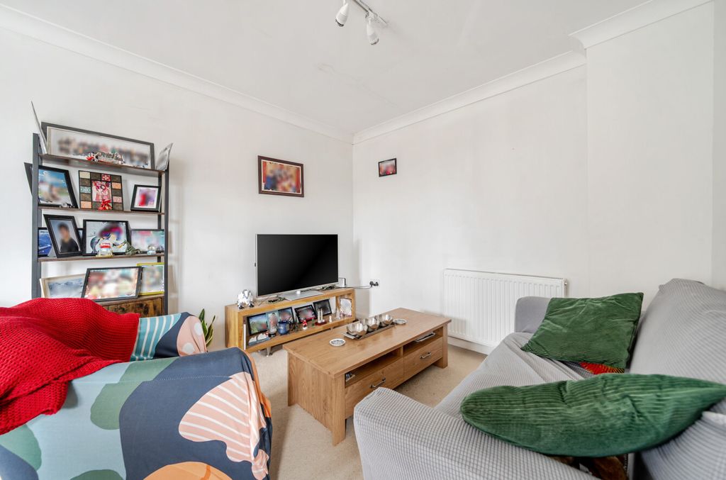 Property photo 3 of 12 1422585-25-69B7F8...