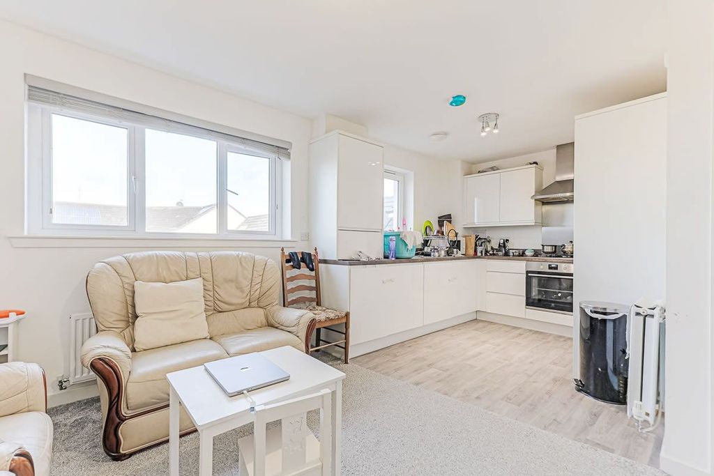 Property photo 3 of 9