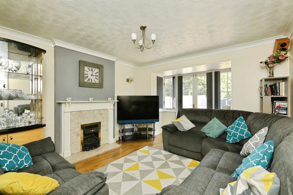 Property photo 2 of 16