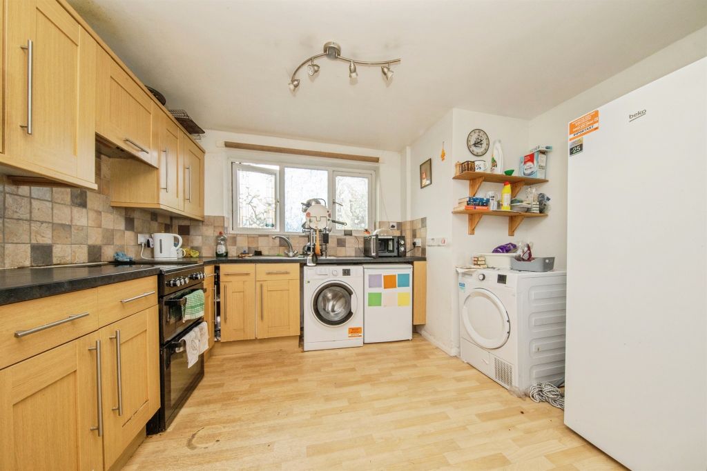 Property photo 3 of 9