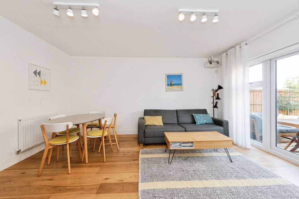 Property photo 3 of 19 Reception