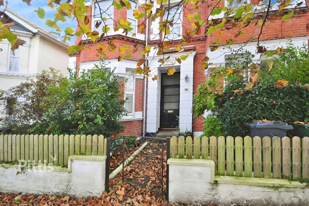 Property photo 1 of 9