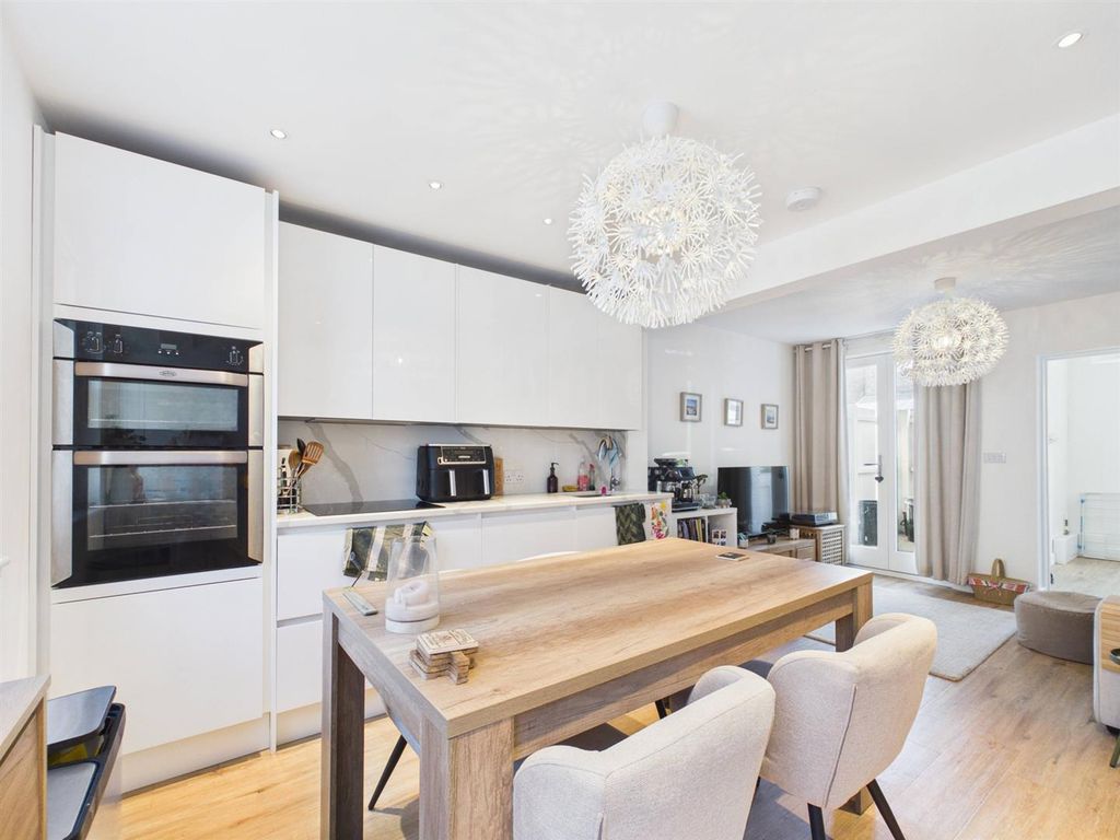 Property photo 2 of 10 Kitchen/Diner