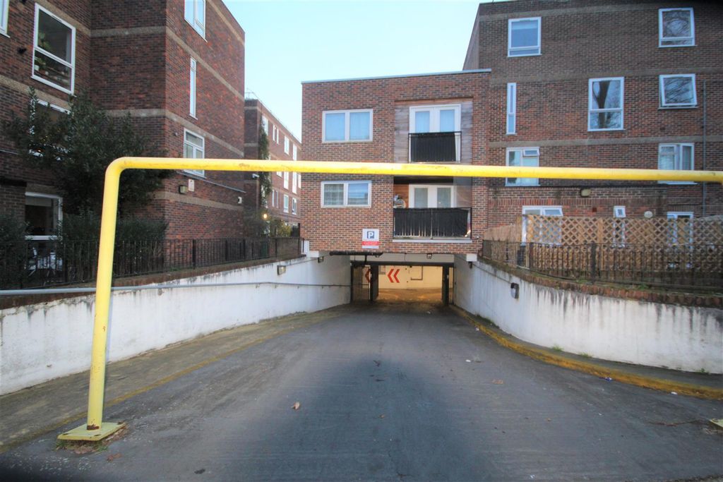 Property photo 1 of 2