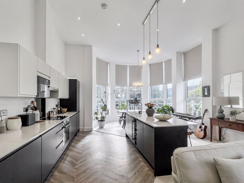 Property photo 3 of 16 Photo 8