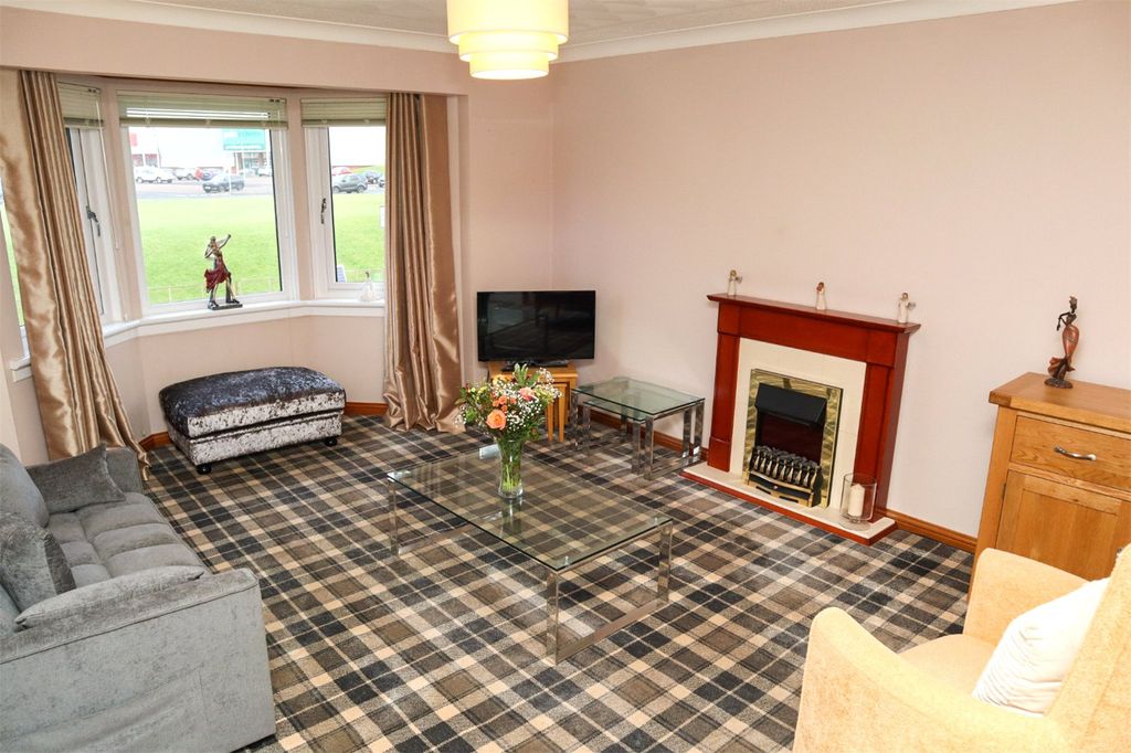 Property photo 2 of 20 Lounge