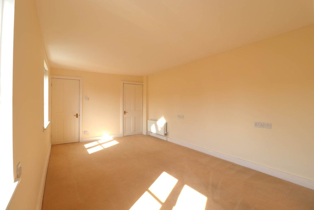 Additional image 10 of 3 bed town house for saleKingsbury Street, Marlborough SN8