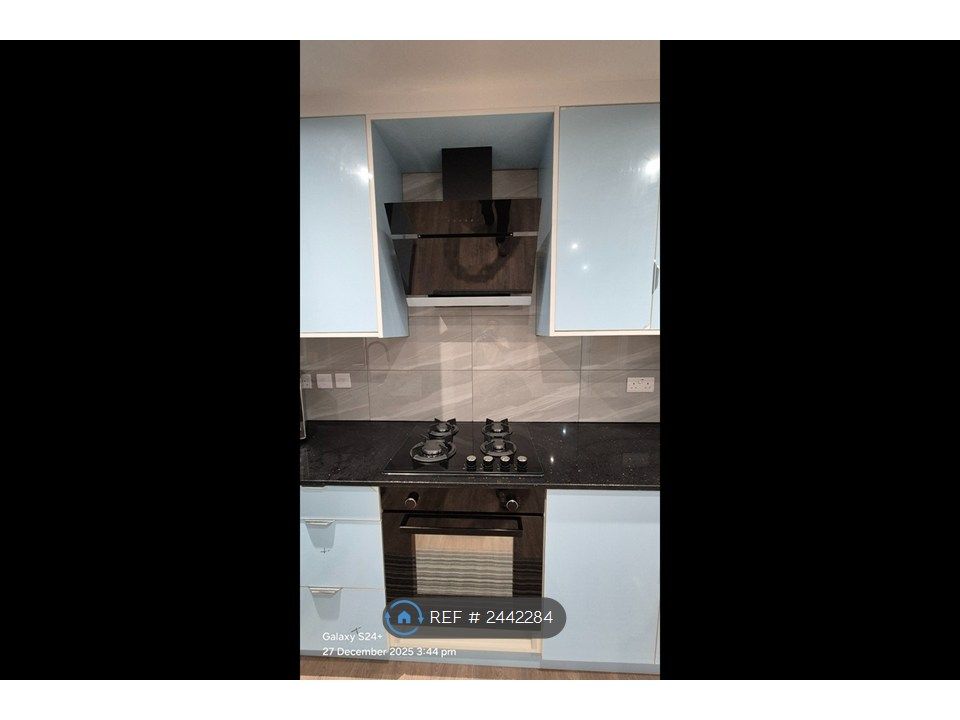 Property photo 3 of 29 Kitchen