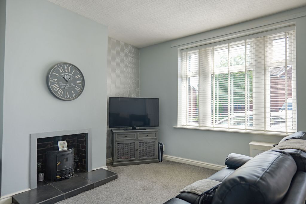 Property photo 2 of 31