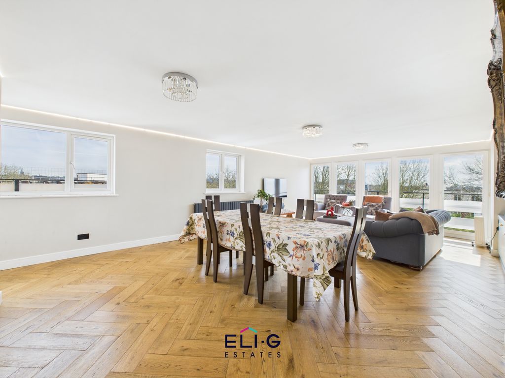 Property photo 2 of 15 Gallery