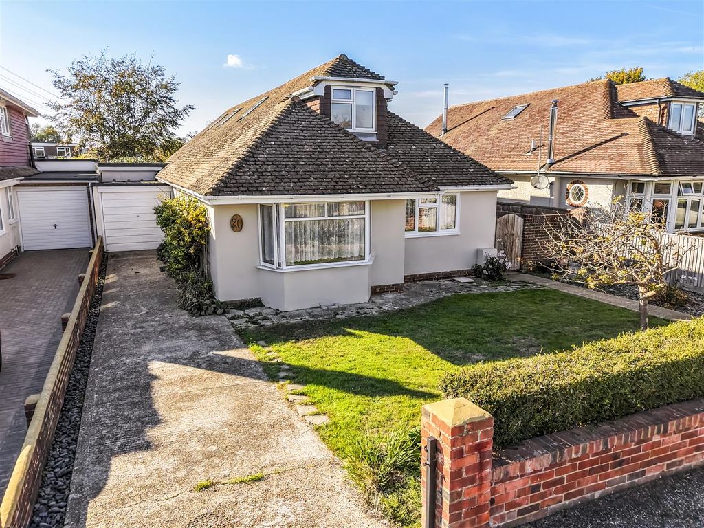 Property photo 1 of 25 20 Elm Park Drone-005.Jpg