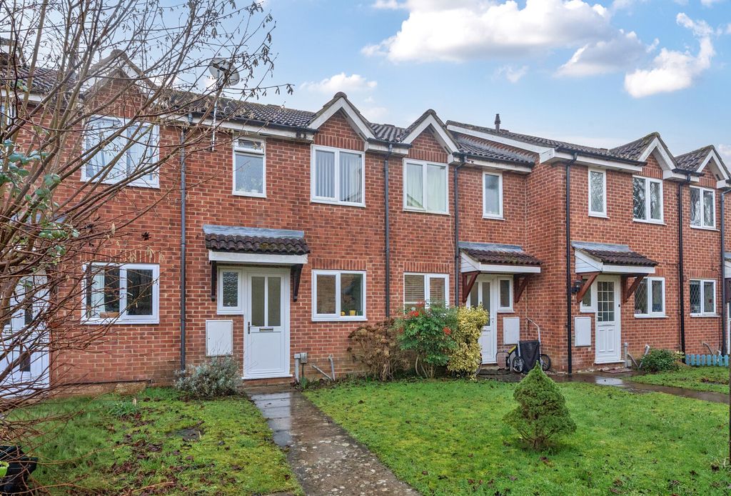 Property photo 1 of 11 1400979-1-696E05E...