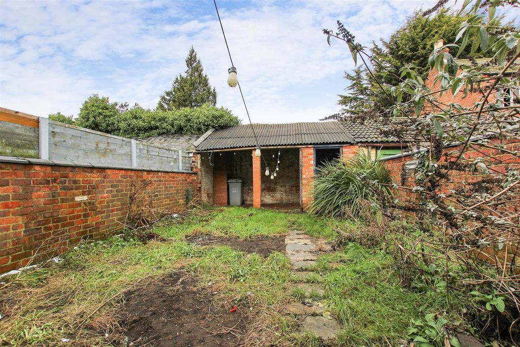 Property photo 2 of 17