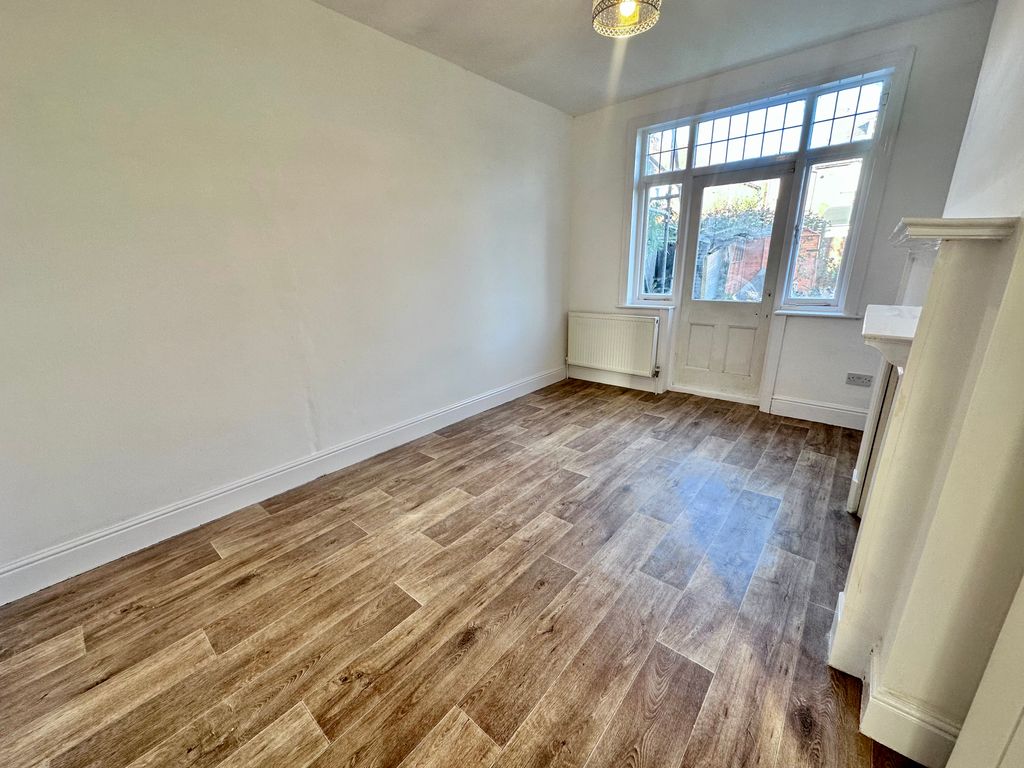 Property photo 3 of 12 Bathroom