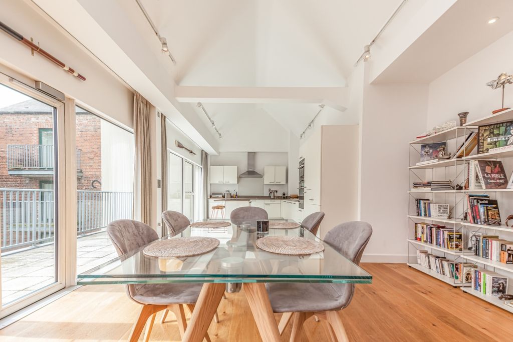 Property photo 3 of 9 103623