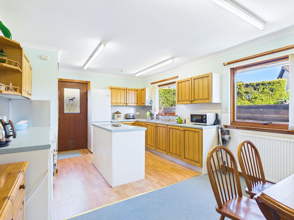 Property photo 2 of 28