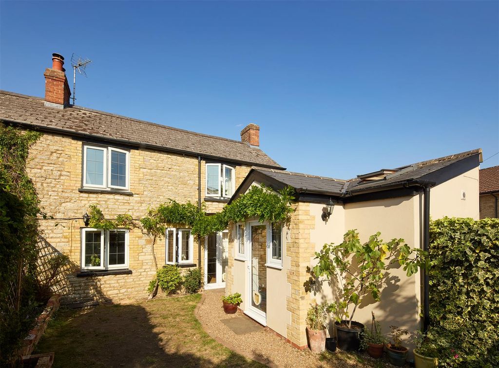 Property photo 1 of 14 External 01.Jpg