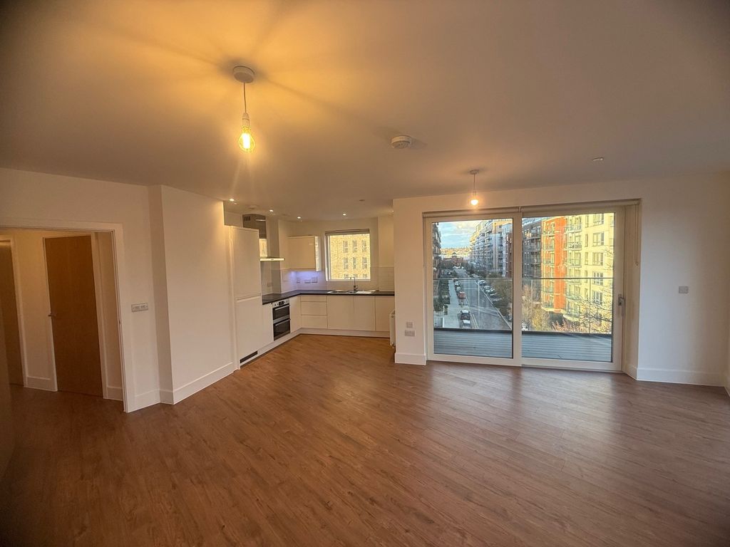 Property photo 3 of 11 Living Room