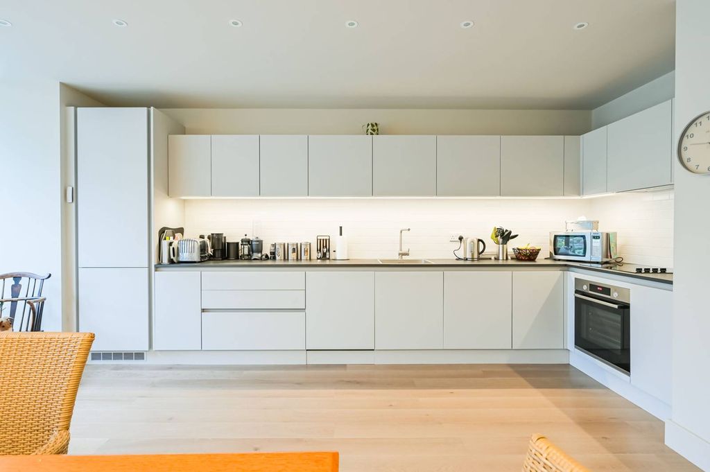 Property photo 3 of 30