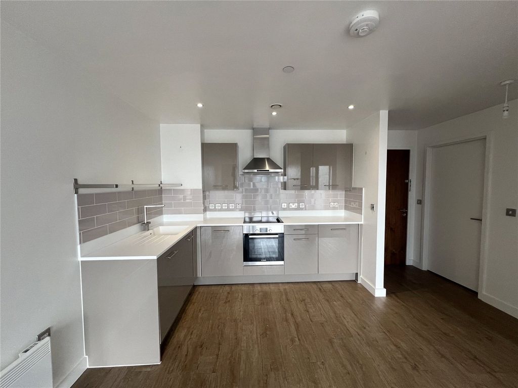 Property photo 2 of 10 Kitchen