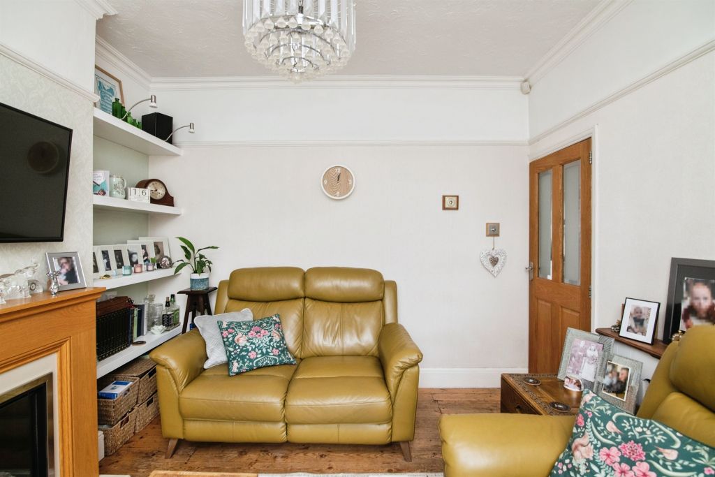 Property photo 3 of 12