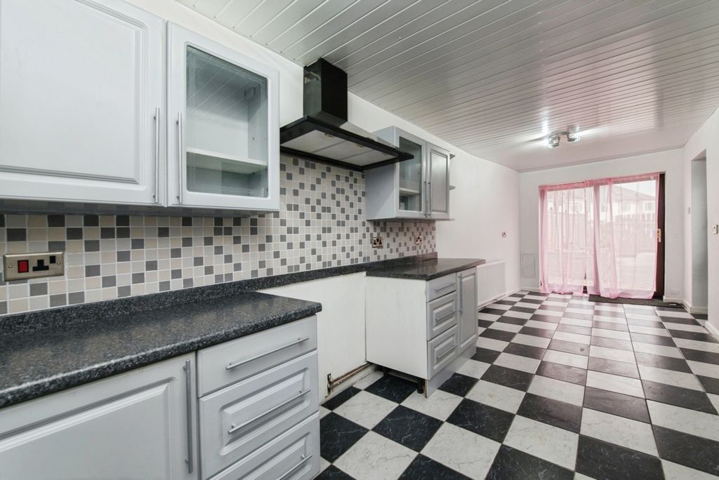 Property photo 2 of 15 Pbox-Img.Jpg